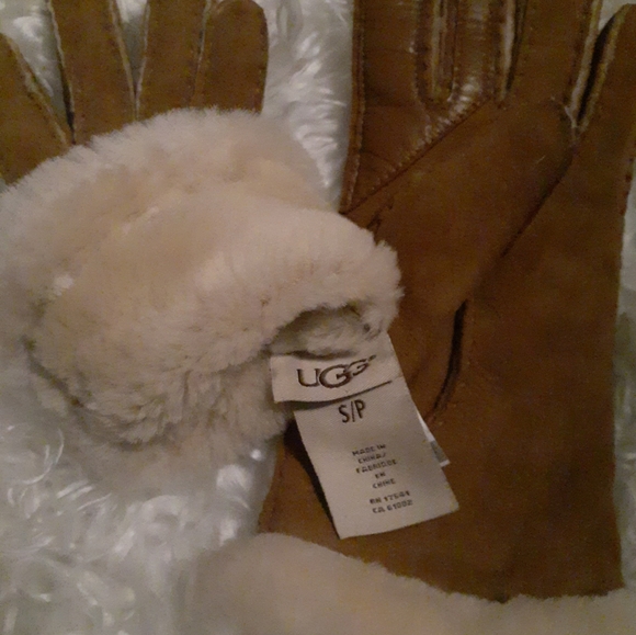 UGG SUEDE GLOVES - Picture 2 of 3